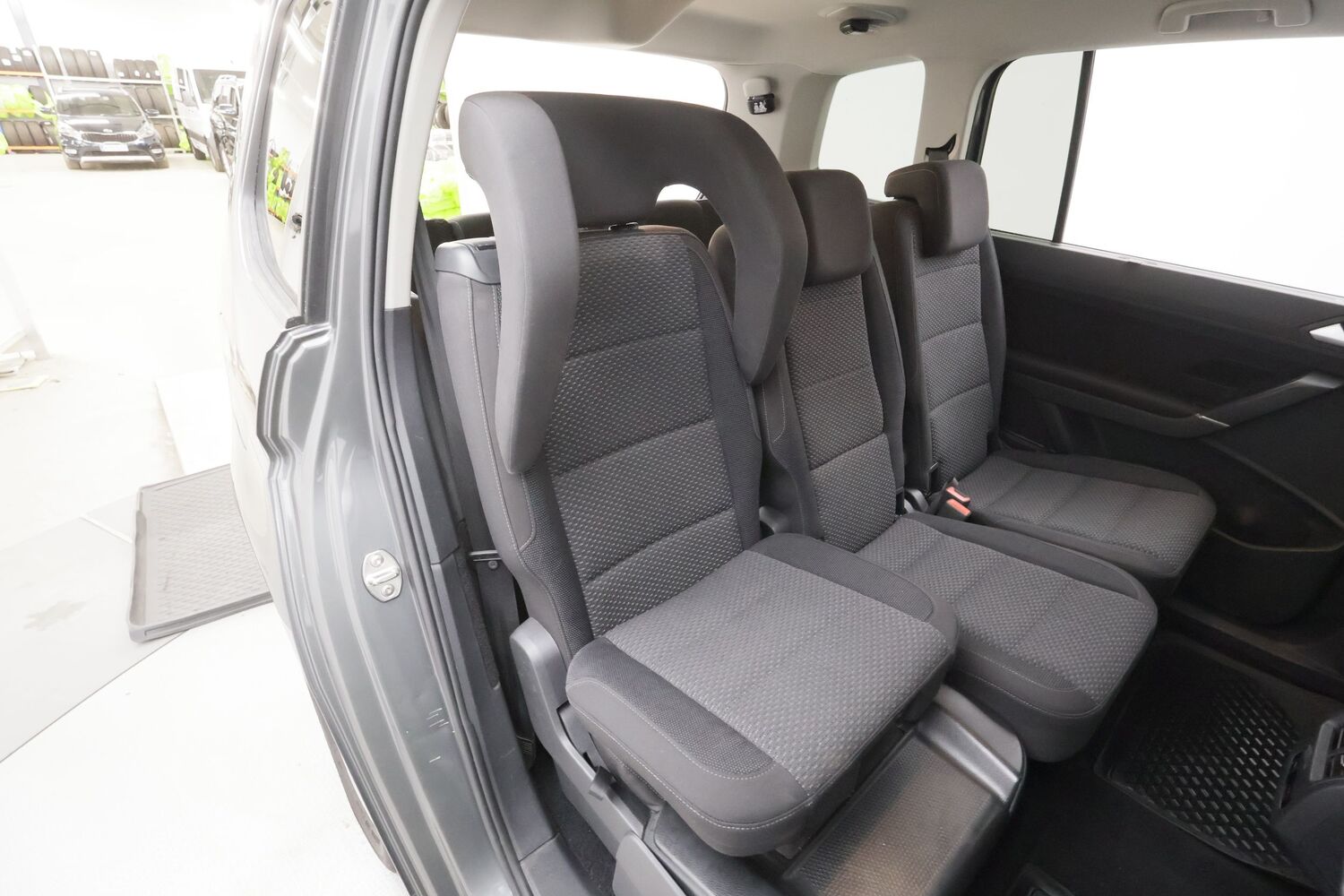 Volkswagen Touran vaihtoauto