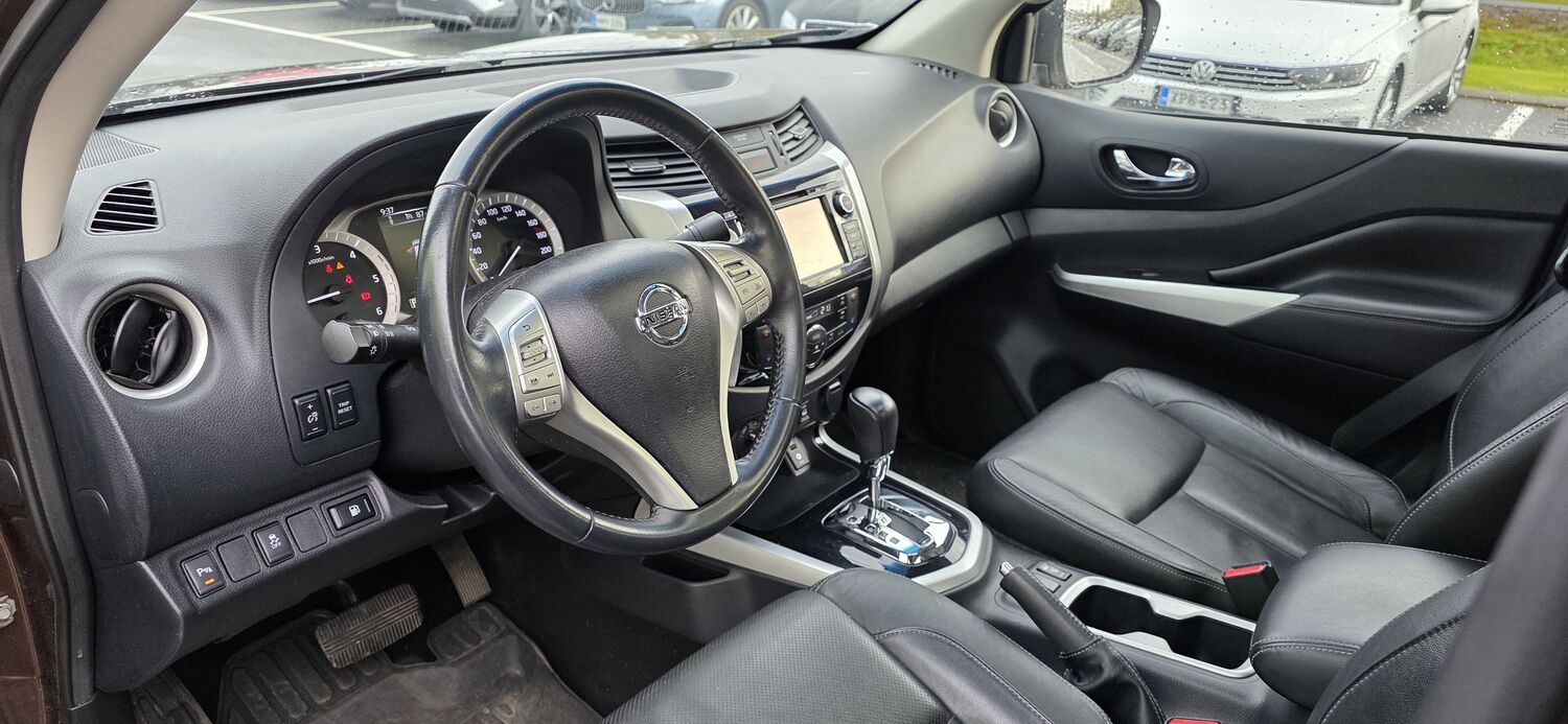 Nissan Navara vaihtoauto