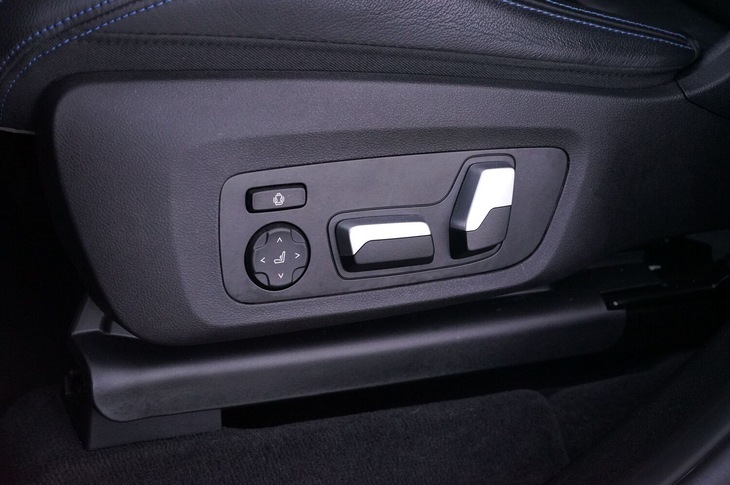 BMW iX3 vaihtoauto