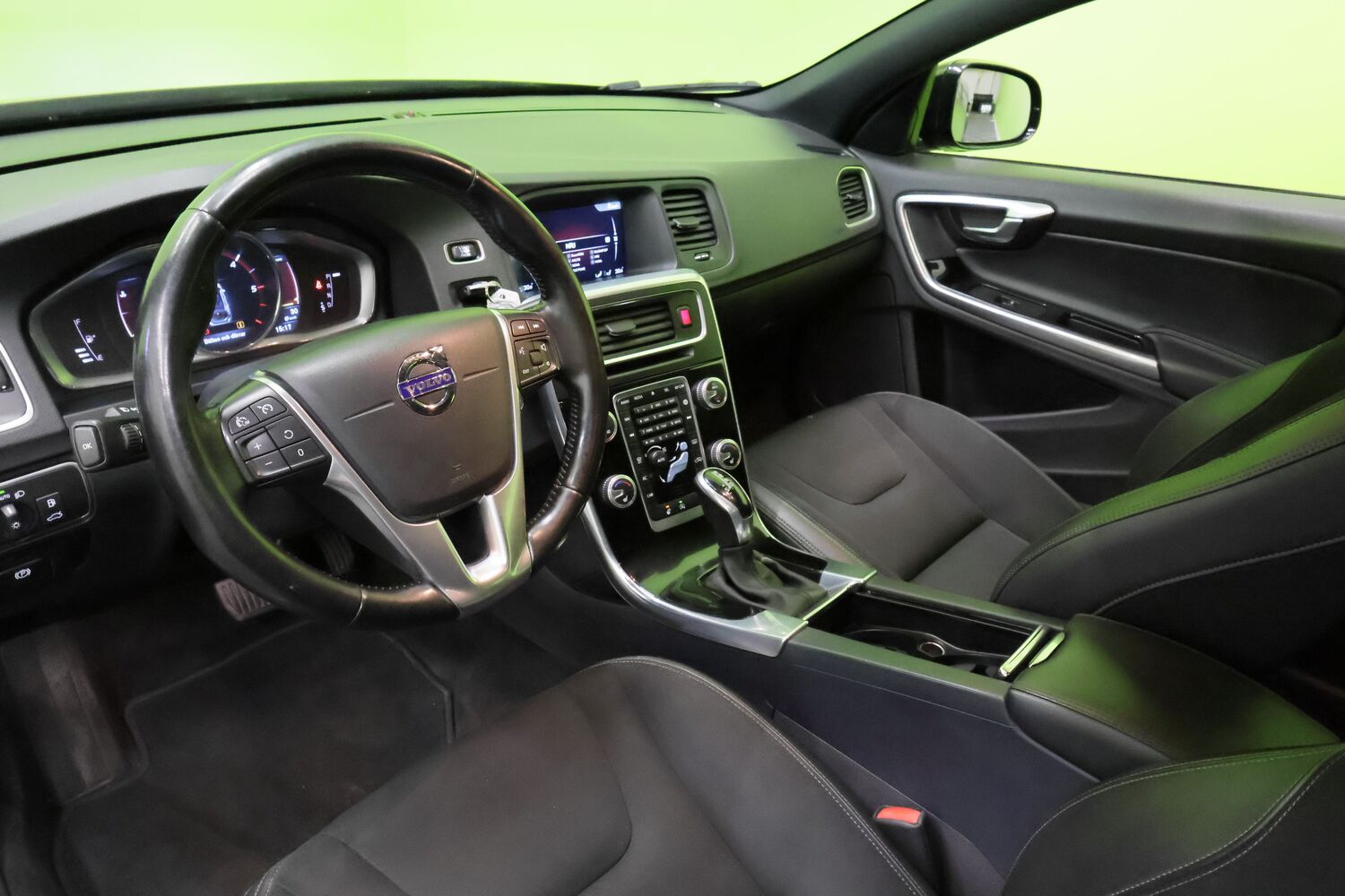 Volvo V60 Cross Country vaihtoauto