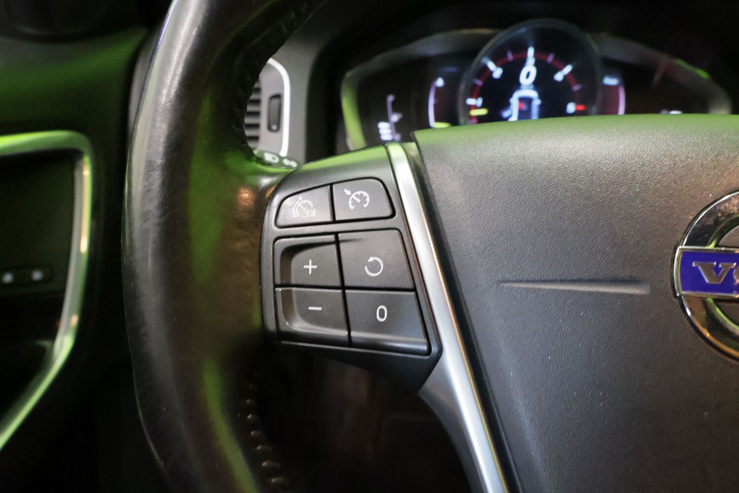 Volvo V60 Cross Country vaihtoauto