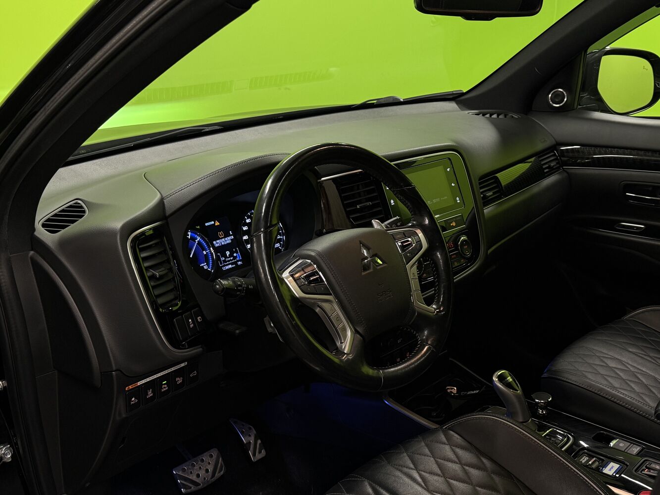 Mitsubishi Outlander PHEV vaihtoauto