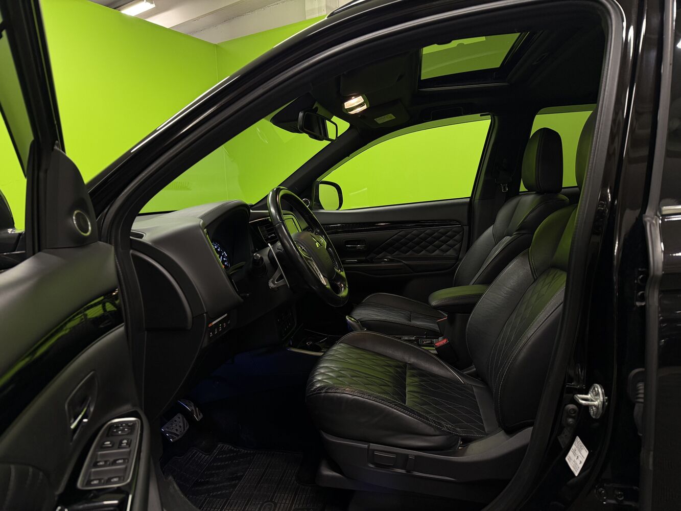 Mitsubishi Outlander PHEV vaihtoauto