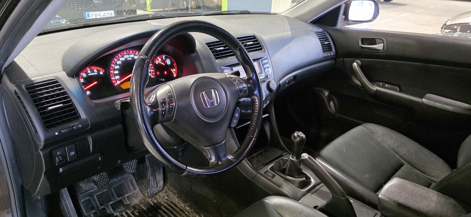 Honda Accord vaihtoauto