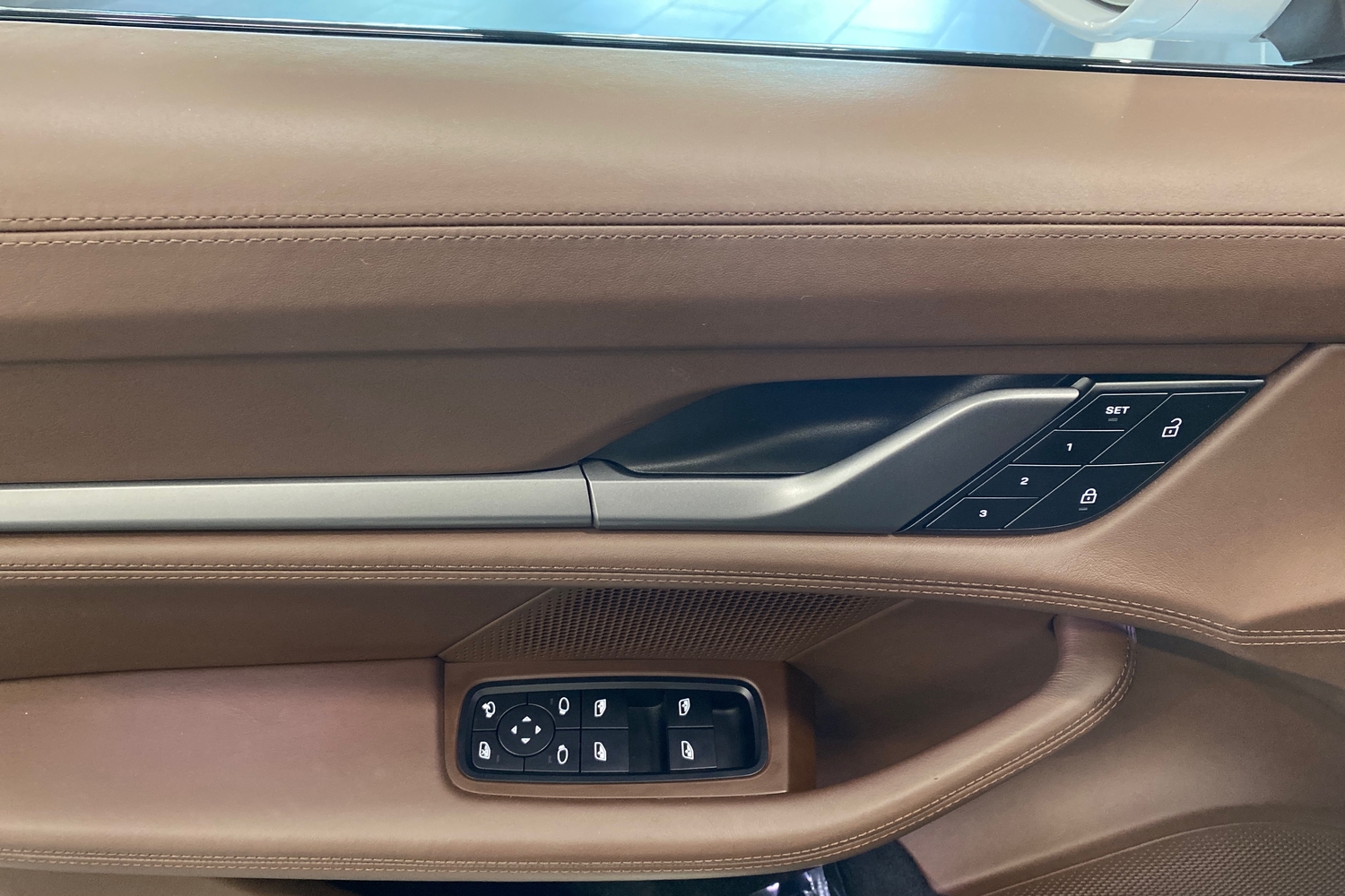 Porsche Taycan vaihtoauto