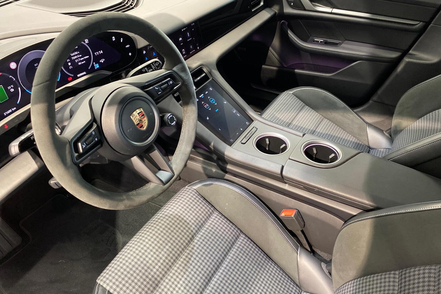Porsche Taycan vaihtoauto