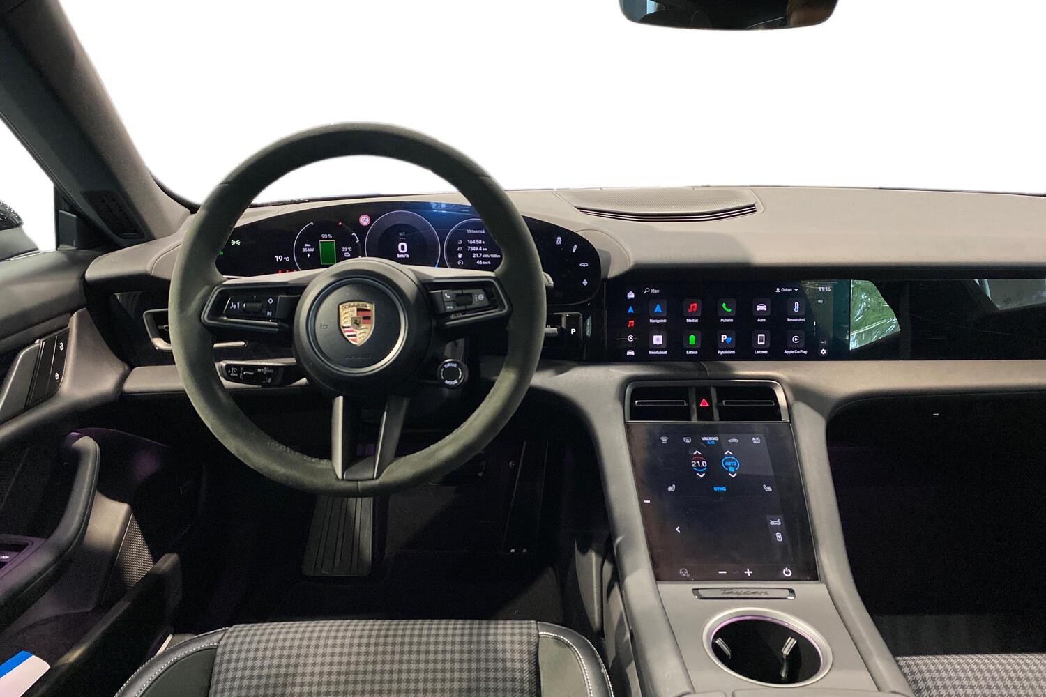 Porsche Taycan vaihtoauto
