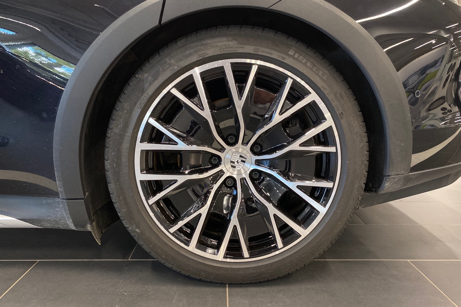 Porsche Taycan vaihtoauto