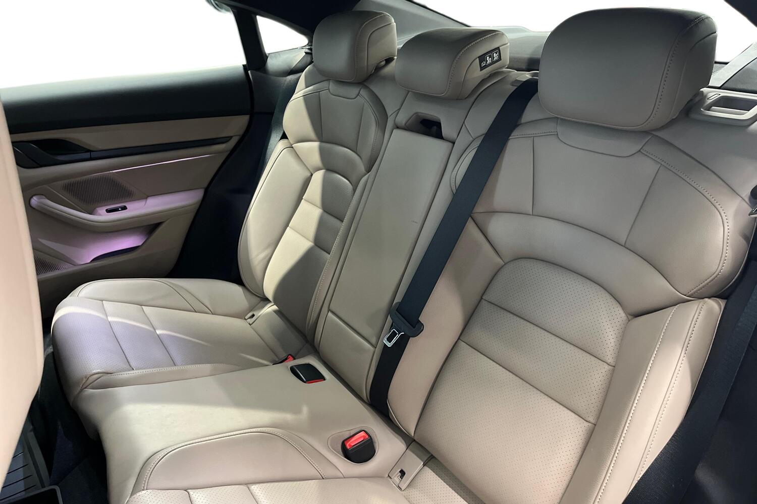 Porsche Taycan vaihtoauto