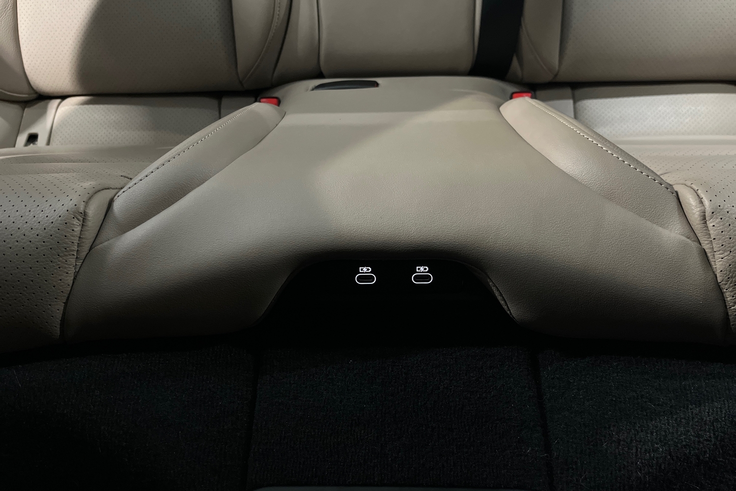 Porsche Taycan vaihtoauto