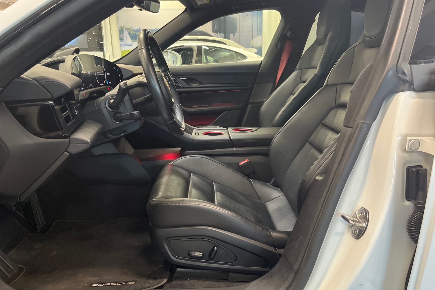 Porsche Taycan vaihtoauto