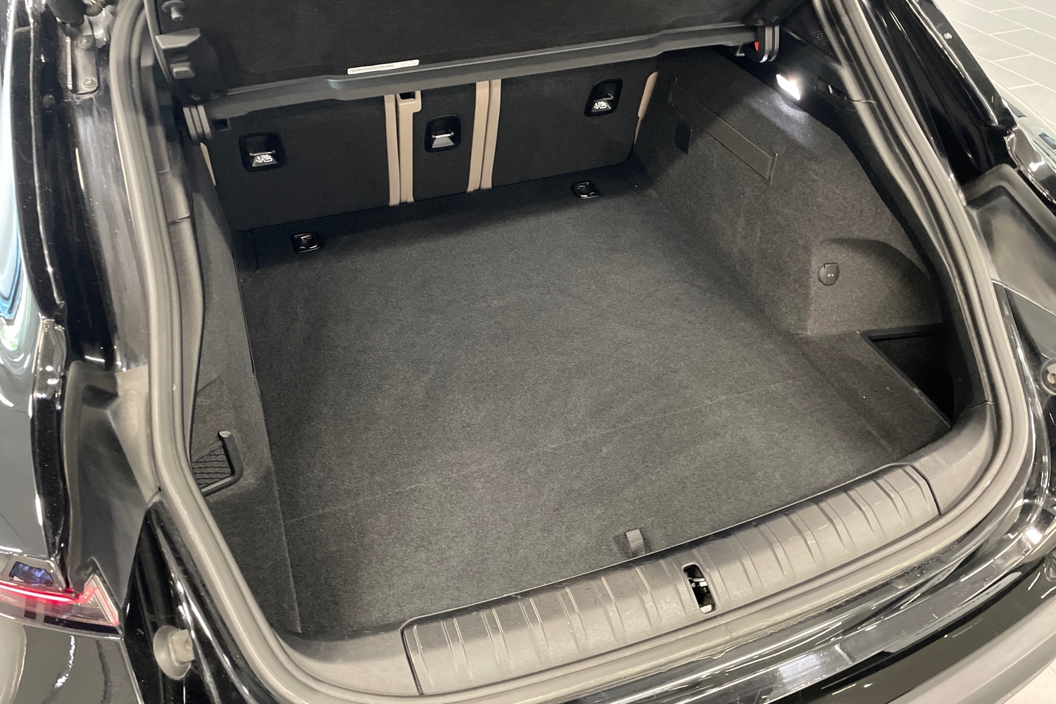 Porsche Taycan vaihtoauto