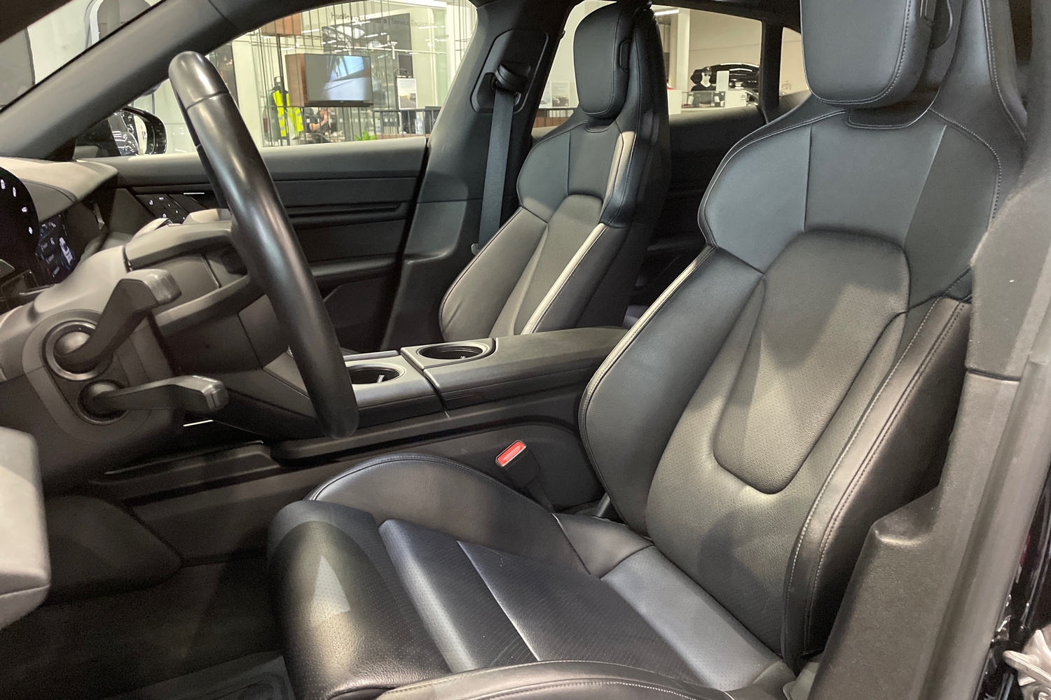 Porsche Taycan vaihtoauto