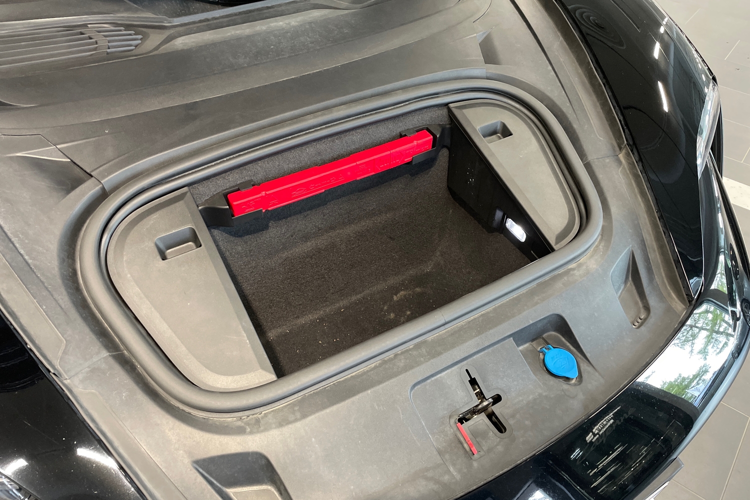 Porsche Taycan vaihtoauto