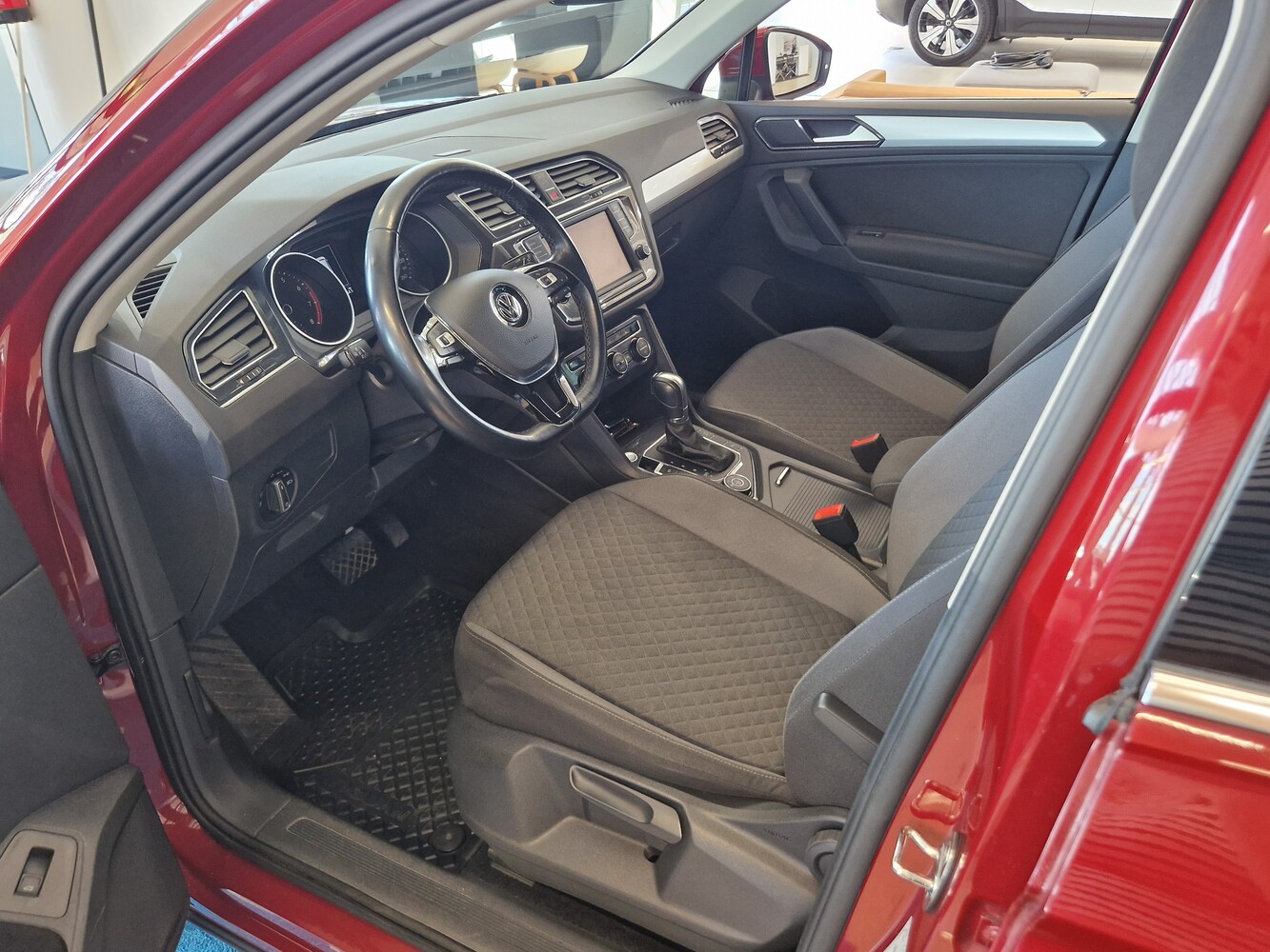 Volkswagen Tiguan vaihtoauto