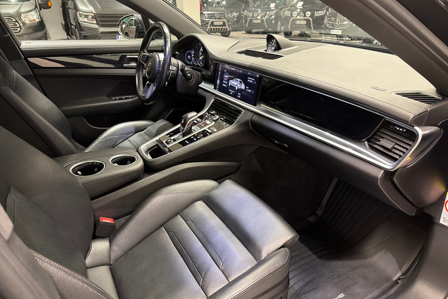 Porsche Panamera vaihtoauto