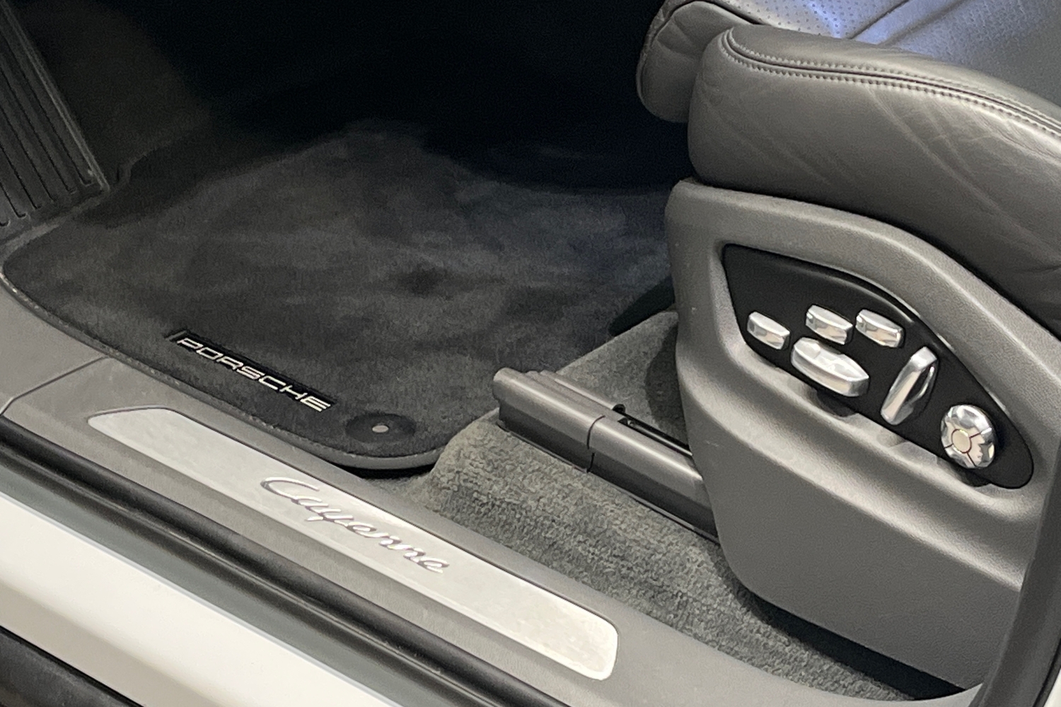 Porsche Cayenne vaihtoauto