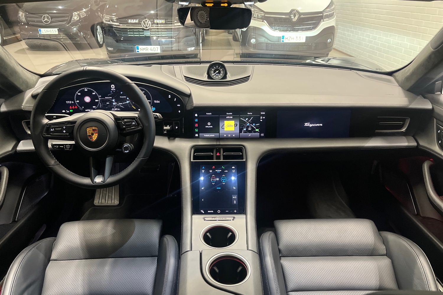 Porsche Taycan vaihtoauto