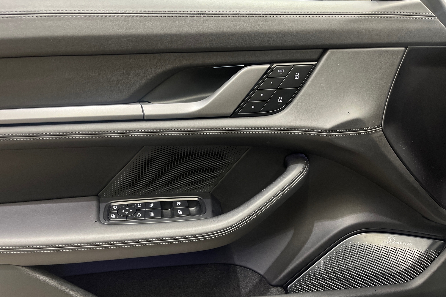 Porsche Taycan vaihtoauto