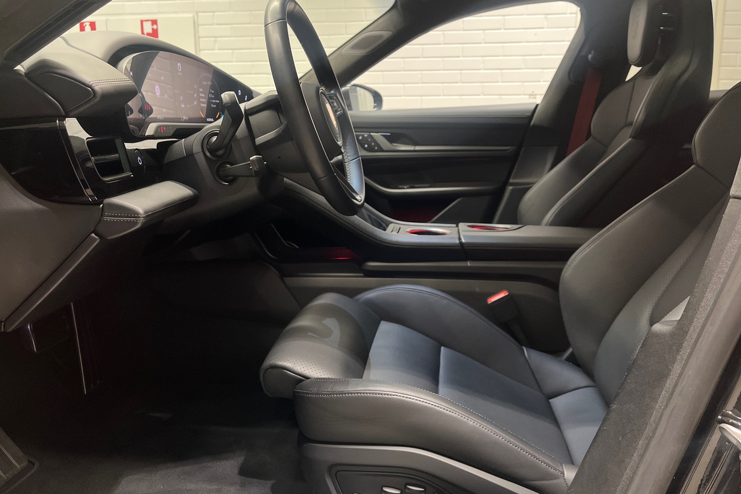 Porsche Taycan vaihtoauto