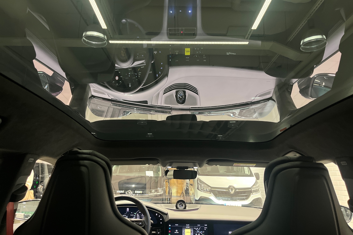 Porsche Taycan vaihtoauto