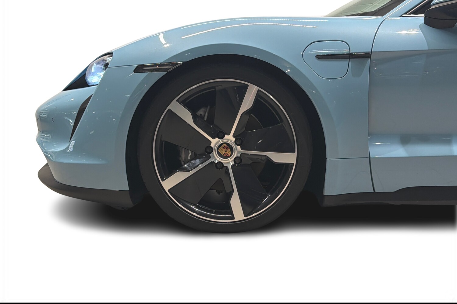 Porsche Taycan vaihtoauto