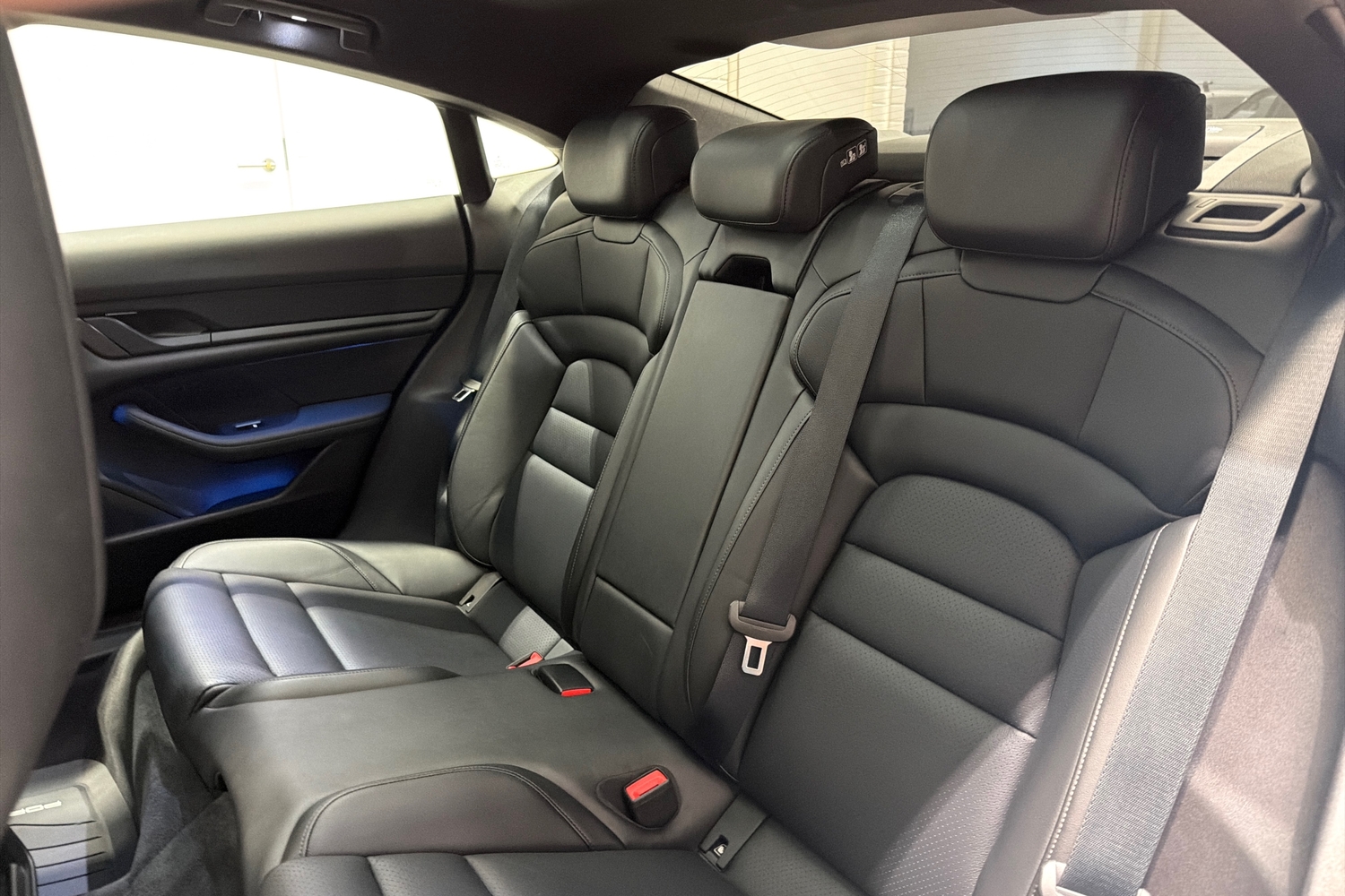 Porsche Taycan vaihtoauto