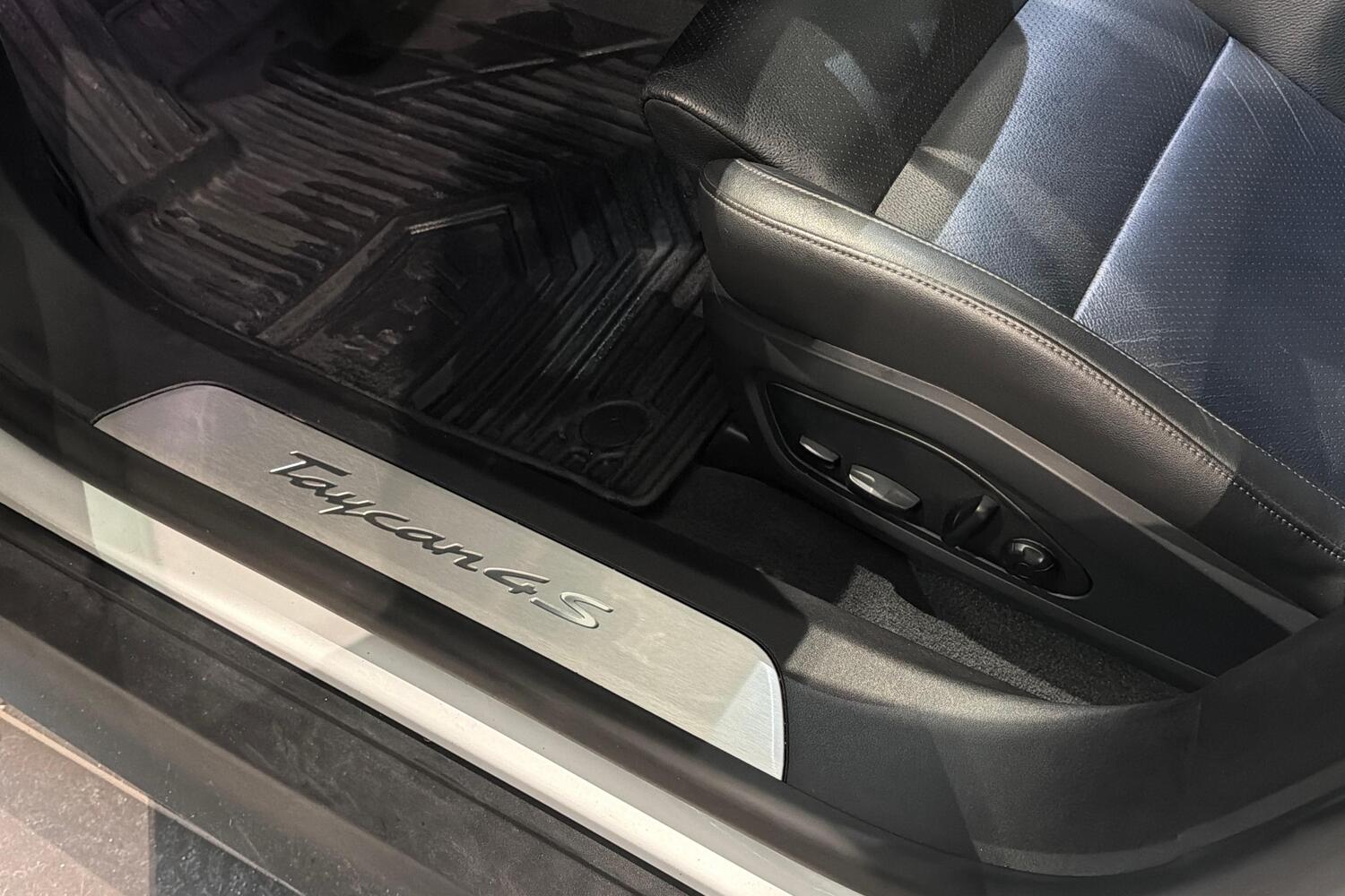 Porsche Taycan vaihtoauto