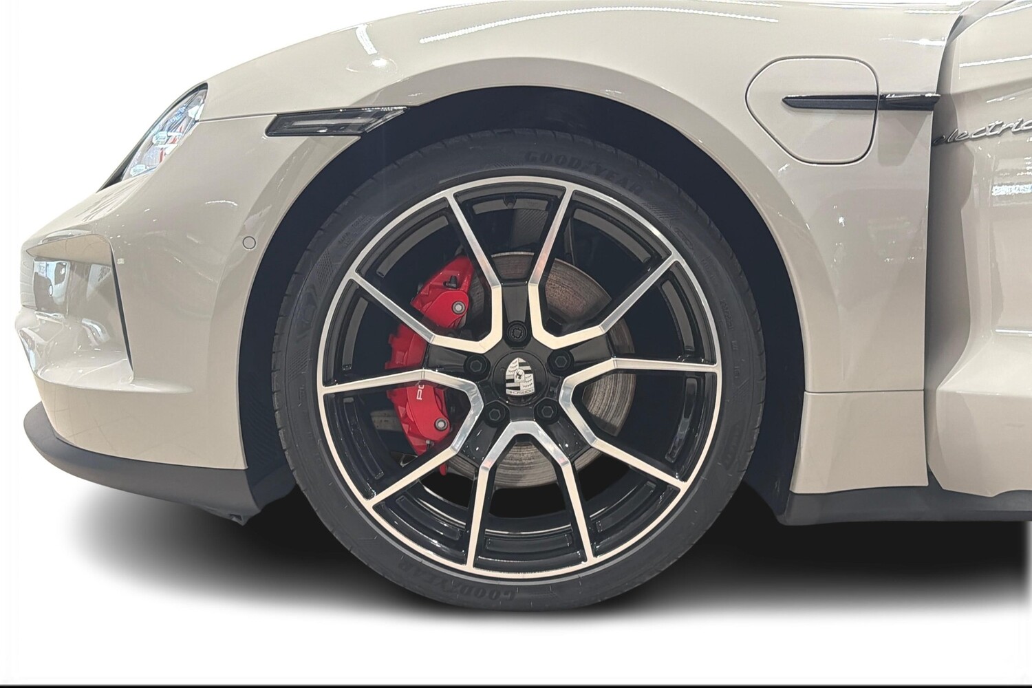 Porsche Taycan vaihtoauto