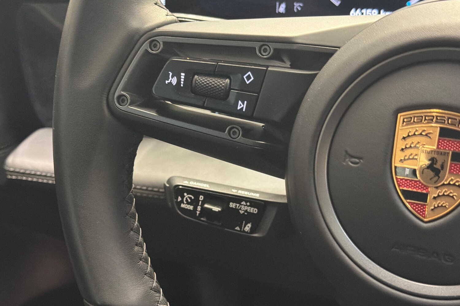 Porsche Taycan vaihtoauto