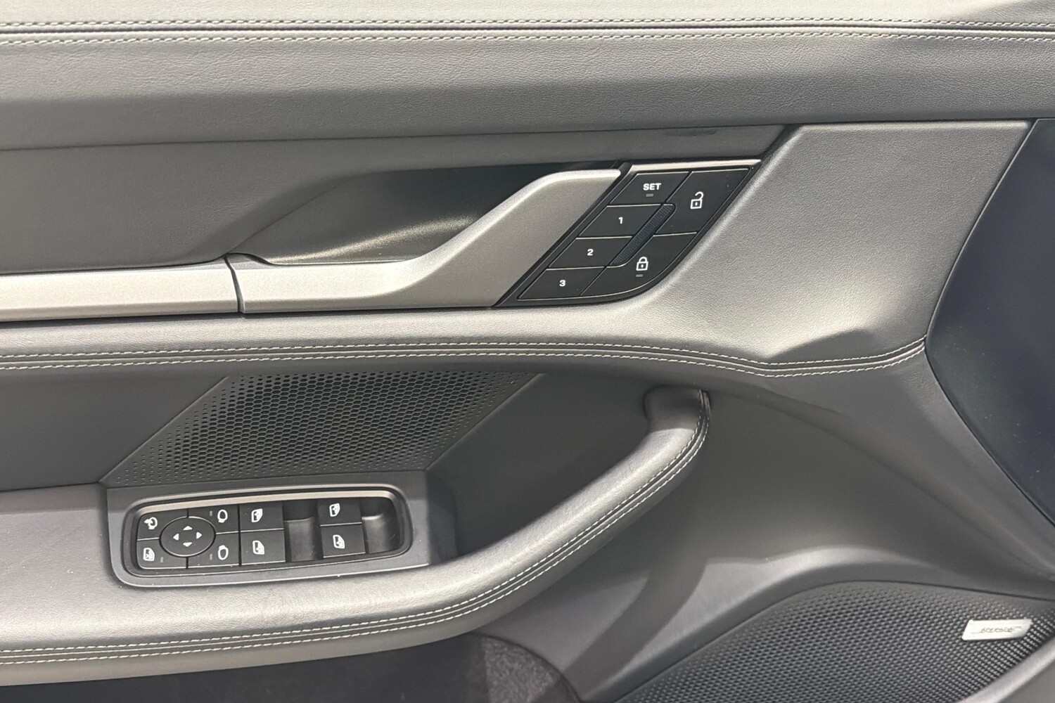Porsche Taycan vaihtoauto