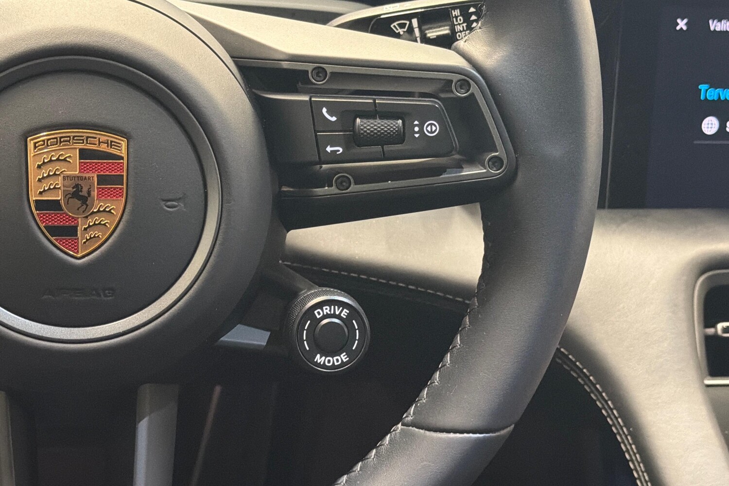 Porsche Taycan vaihtoauto