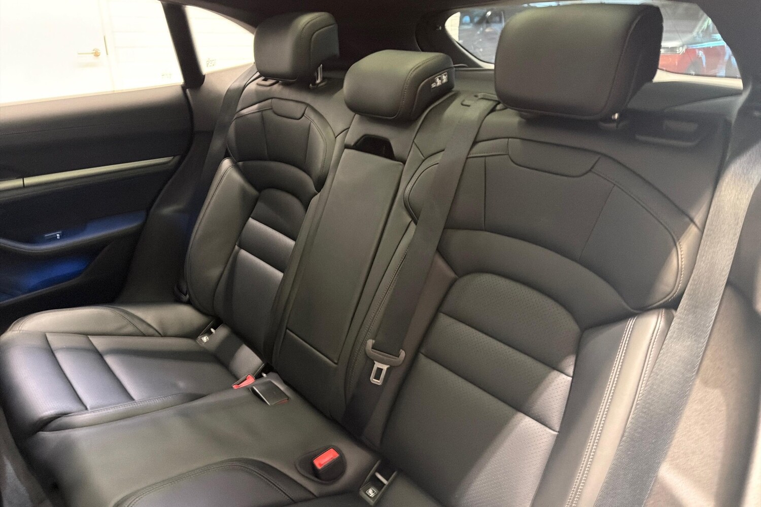 Porsche Taycan vaihtoauto