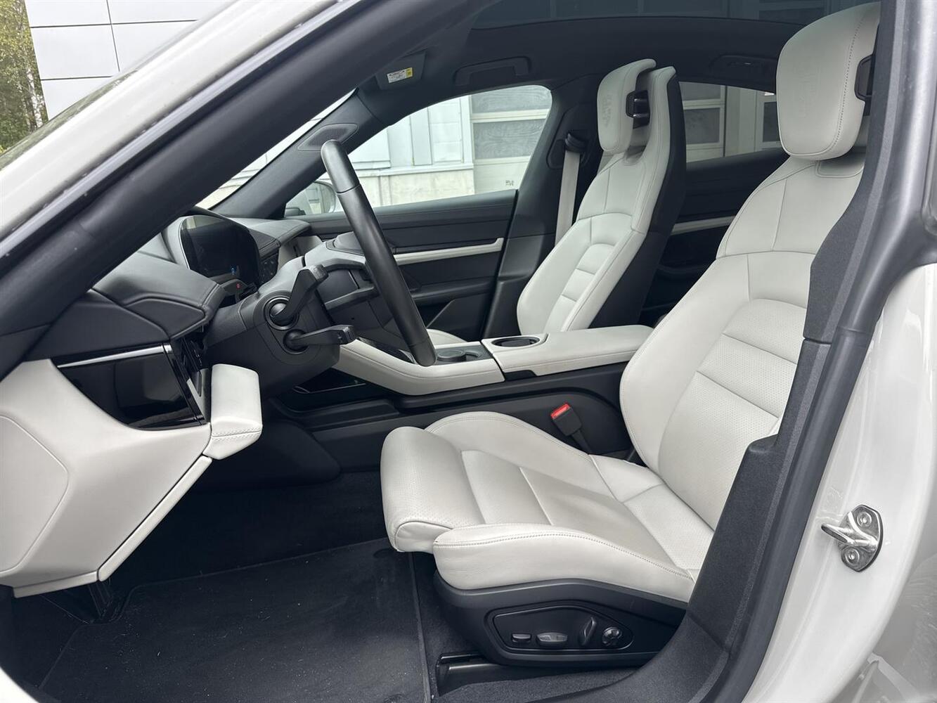 Porsche Taycan vaihtoauto