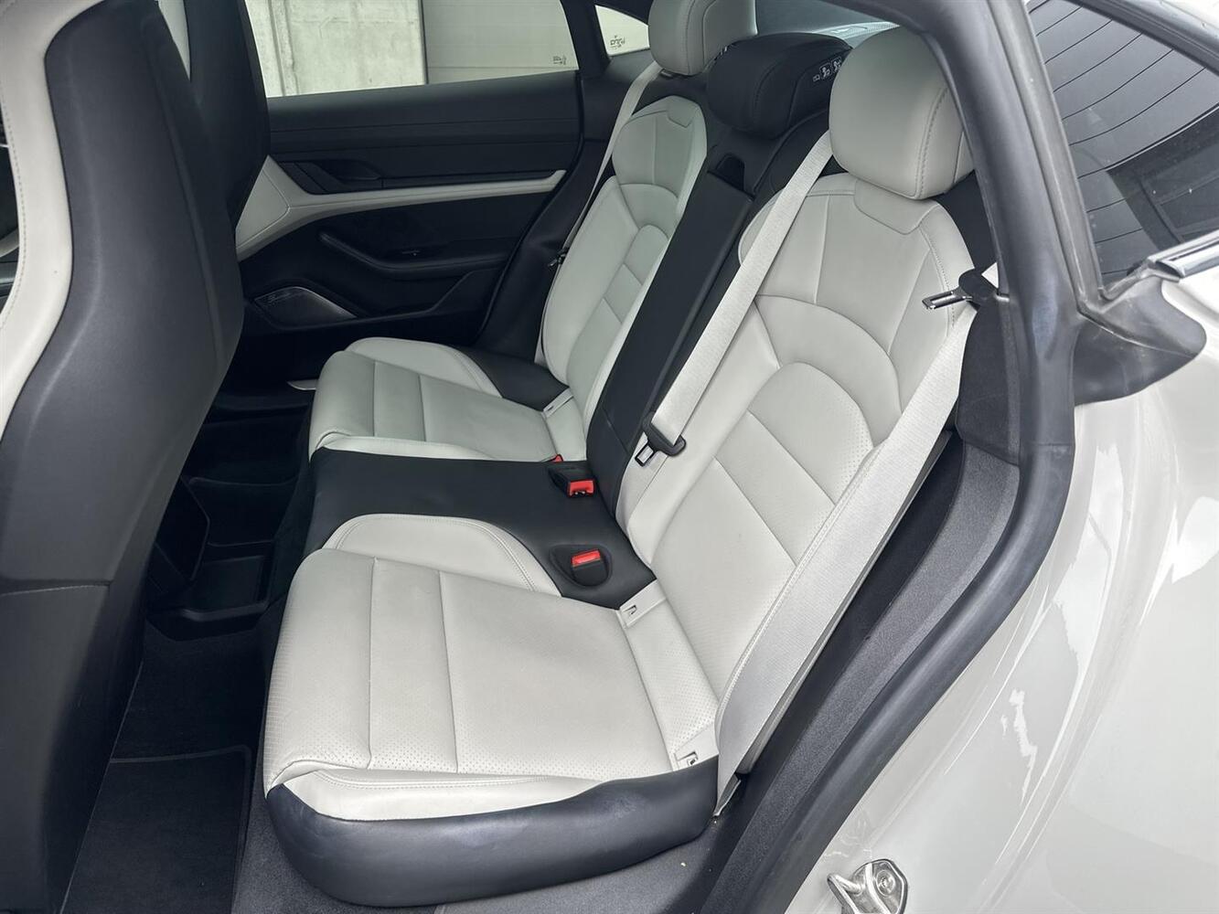 Porsche Taycan vaihtoauto