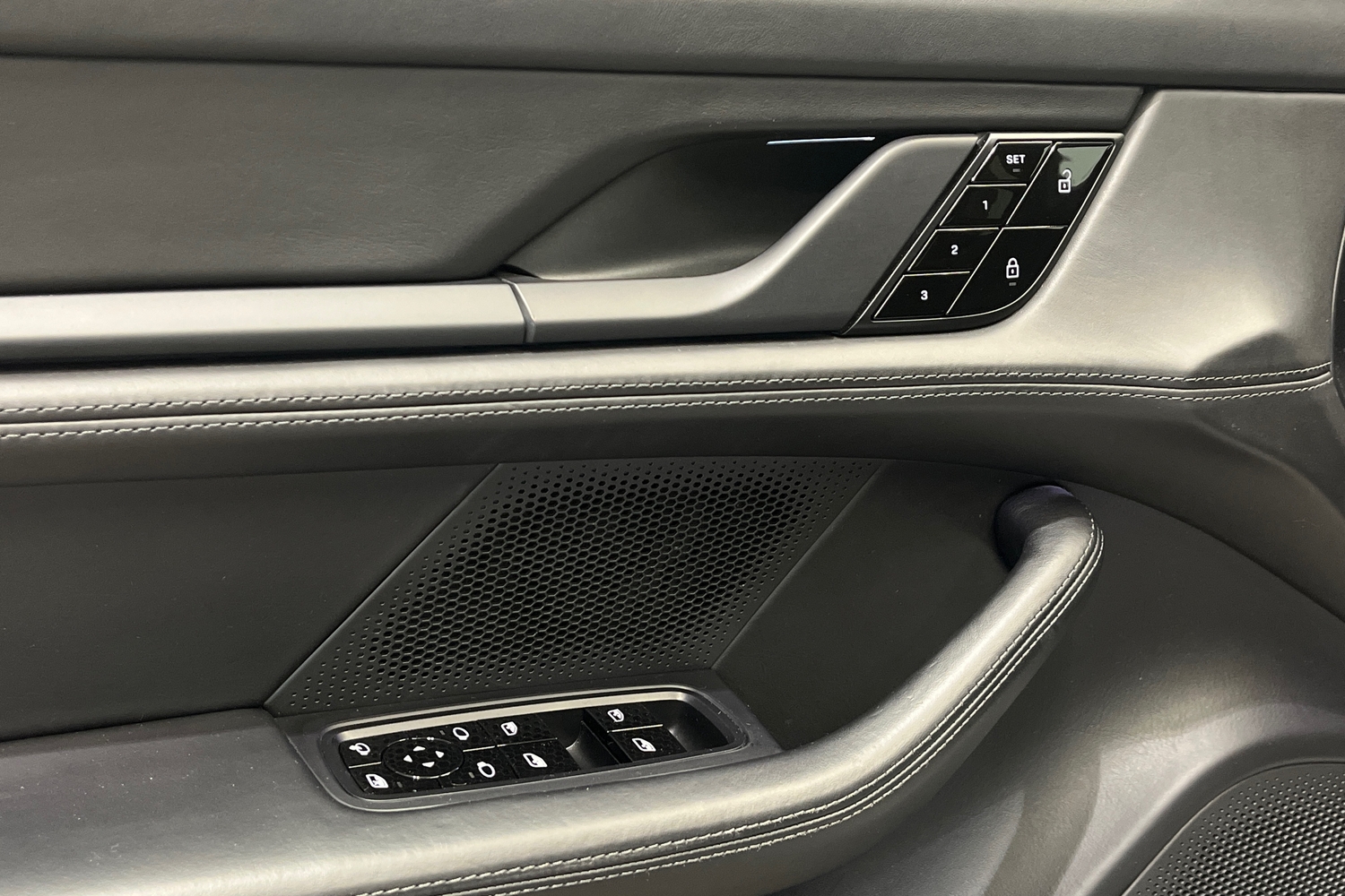 Porsche Taycan vaihtoauto