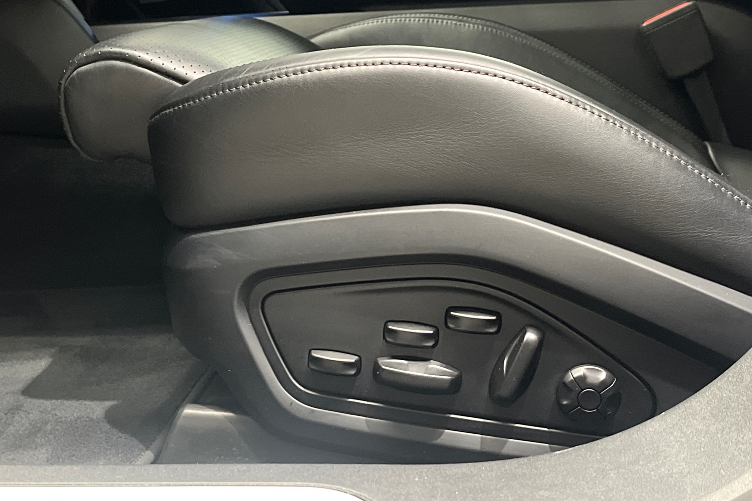 Porsche Taycan vaihtoauto