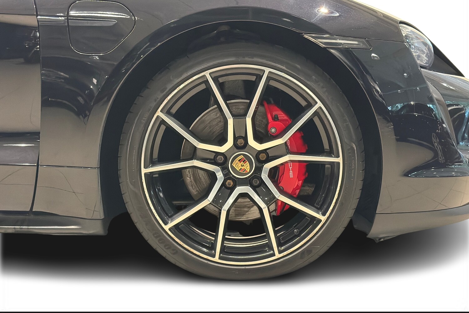 Porsche Taycan vaihtoauto