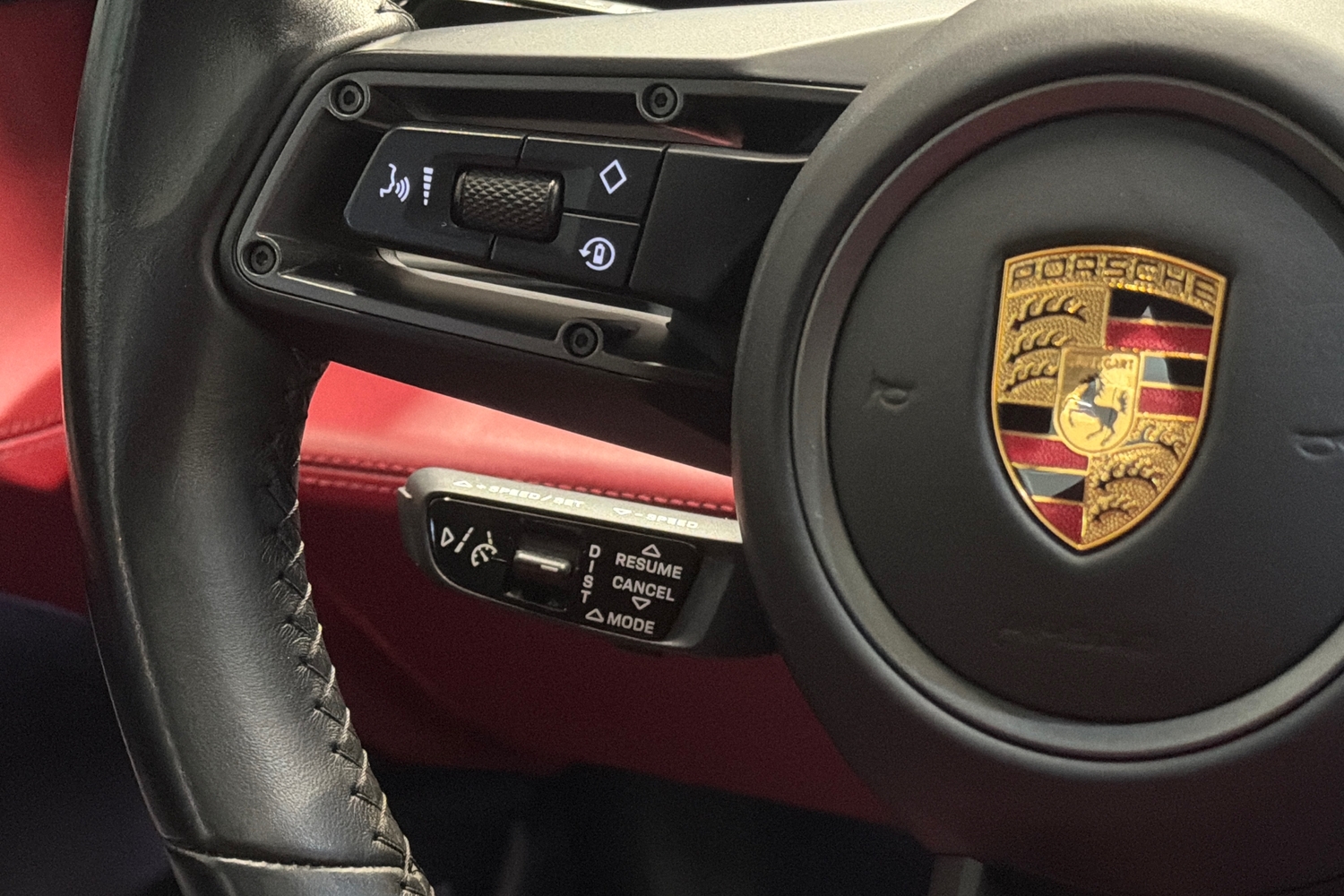 Porsche Taycan vaihtoauto