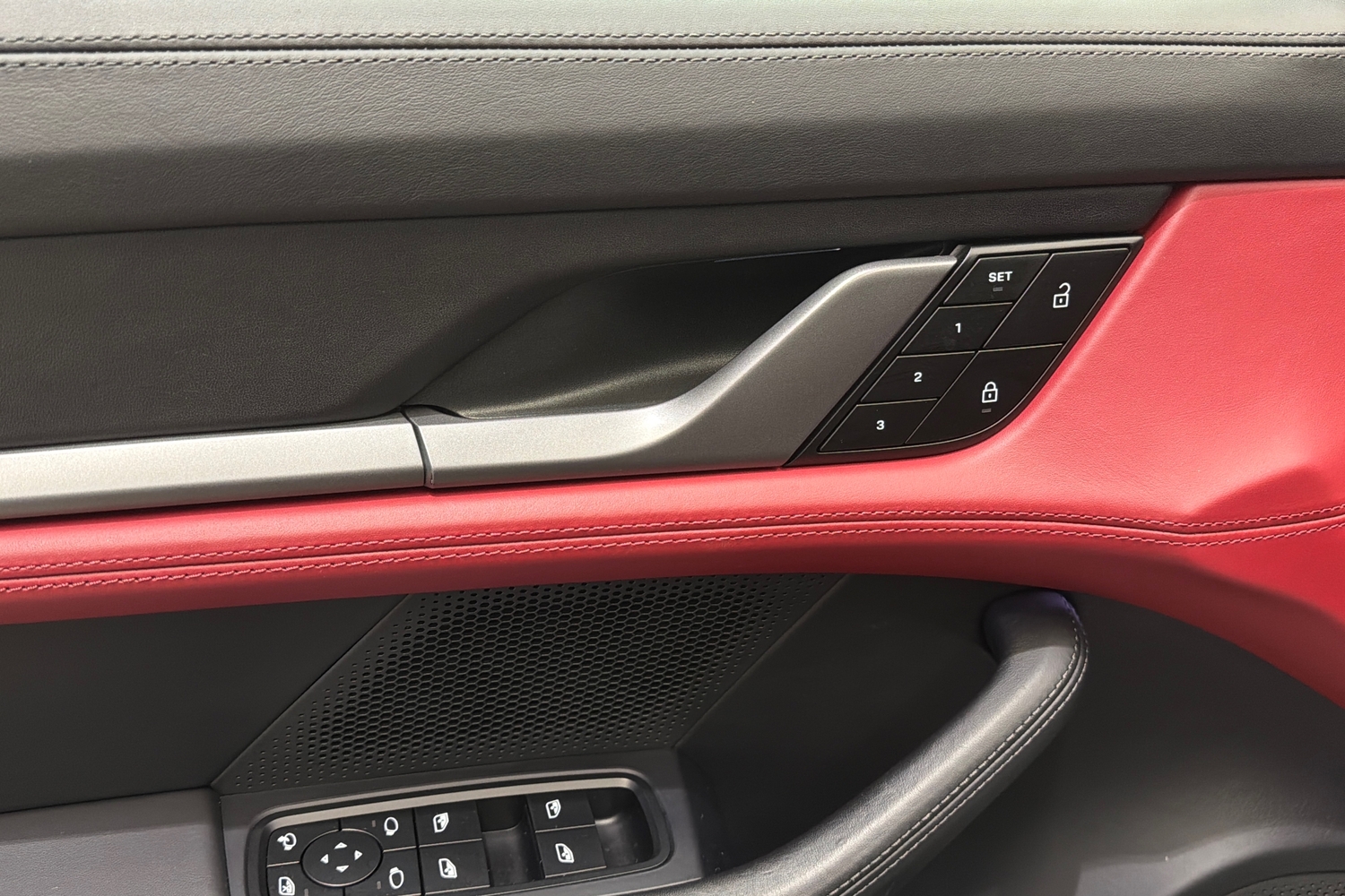 Porsche Taycan vaihtoauto