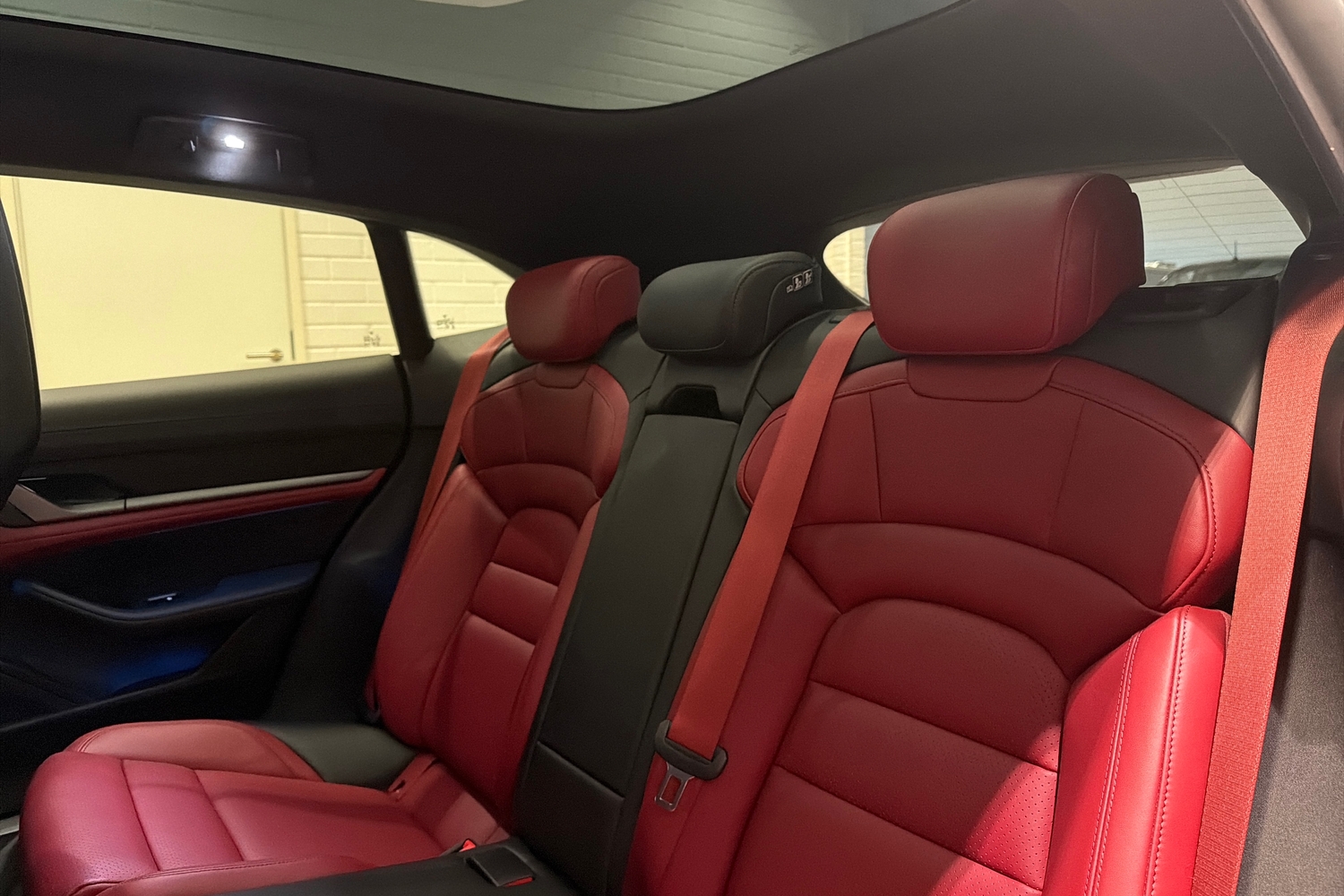 Porsche Taycan vaihtoauto