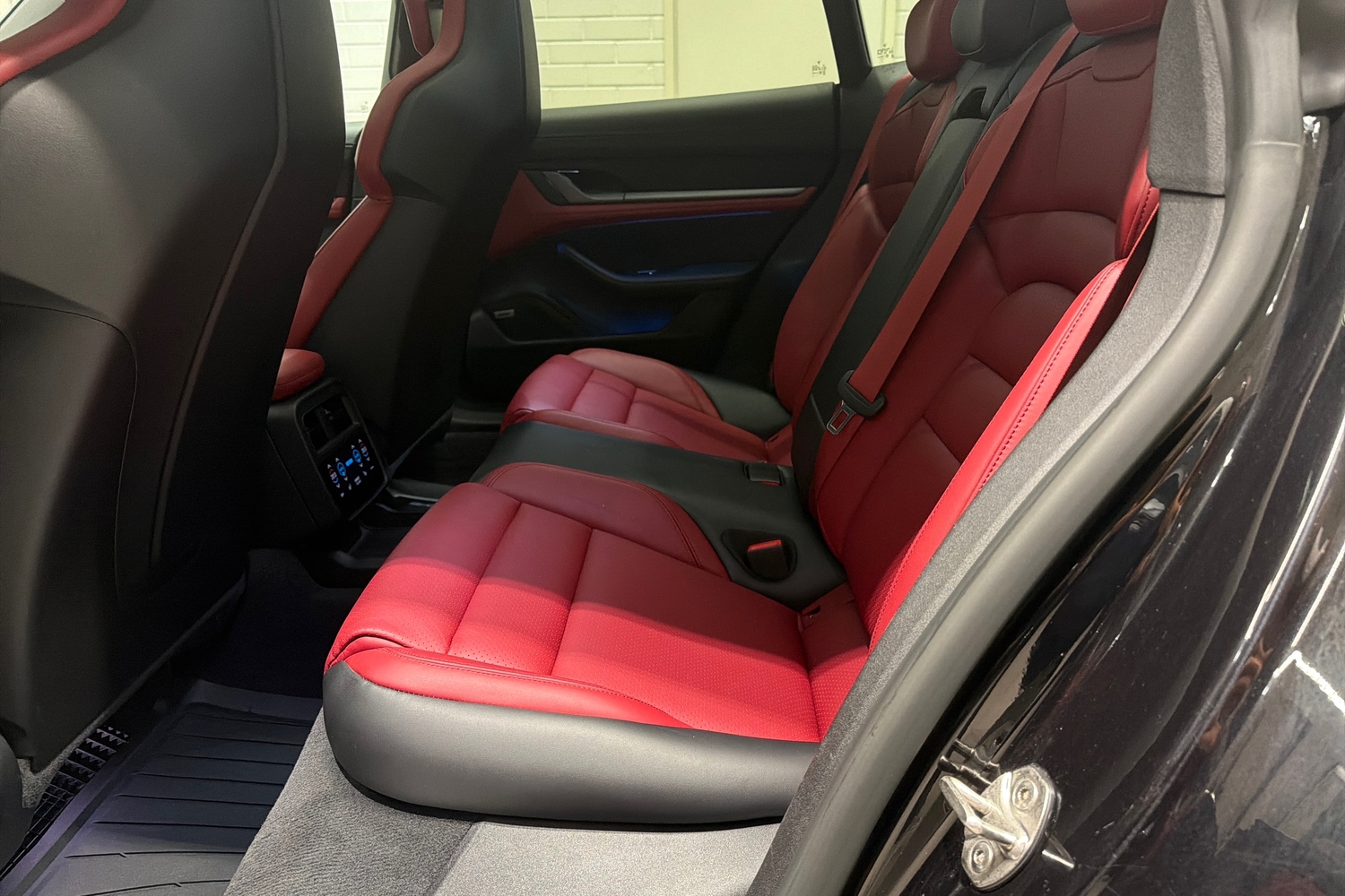 Porsche Taycan vaihtoauto
