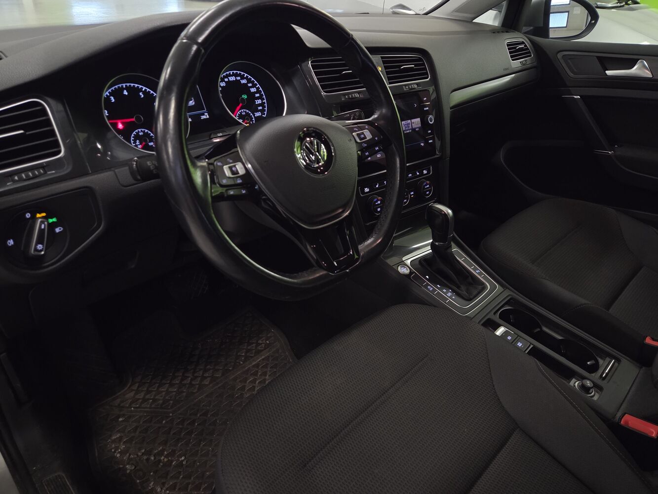 Volkswagen Golf vaihtoauto