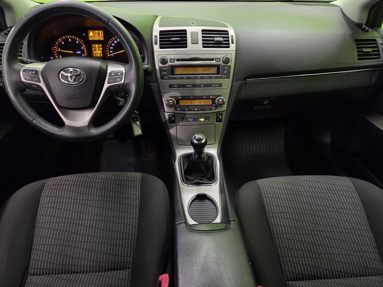 Toyota Avensis vaihtoauto