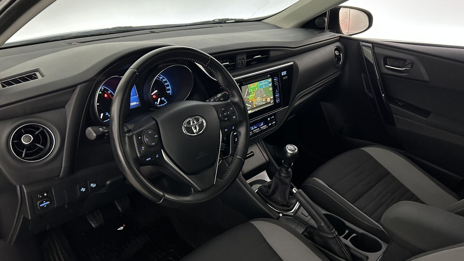 Toyota Auris vaihtoauto