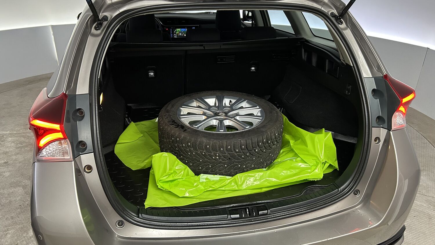 Toyota Auris vaihtoauto