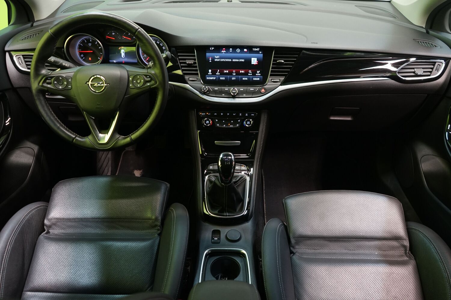 Opel Astra vaihtoauto