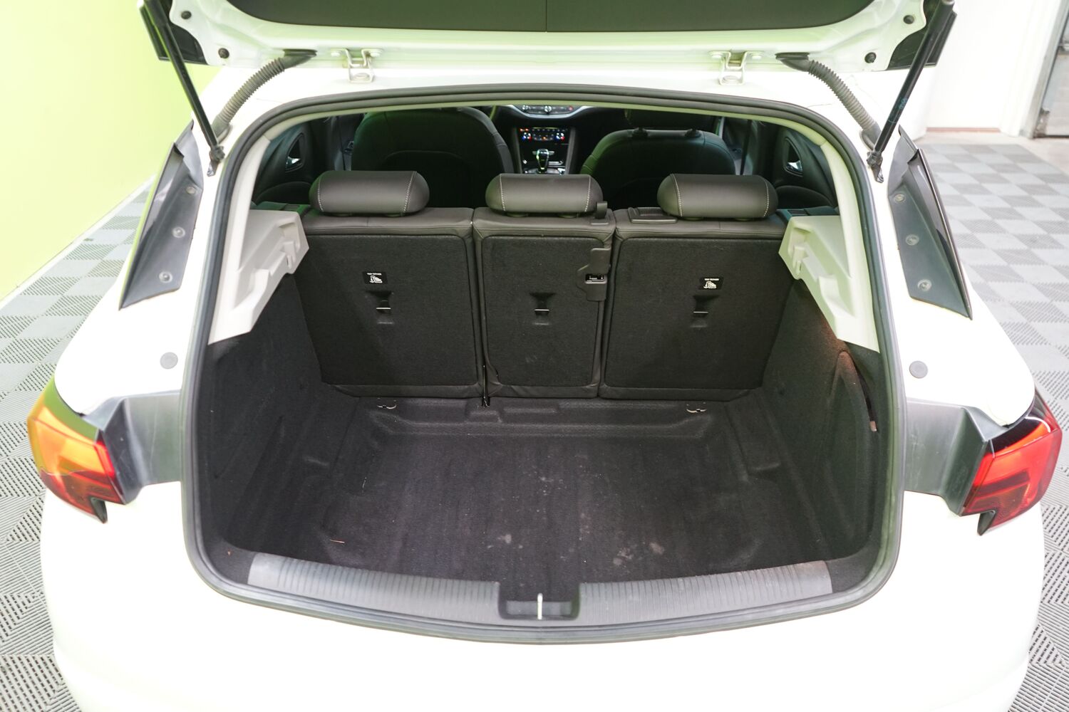 Opel Astra vaihtoauto