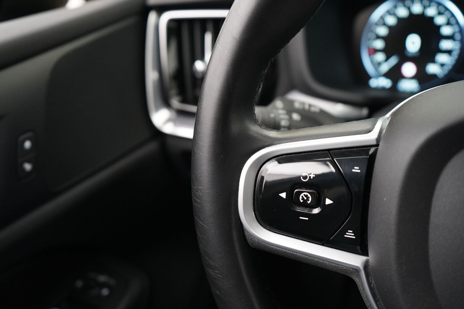 Volvo V60 Cross Country vaihtoauto
