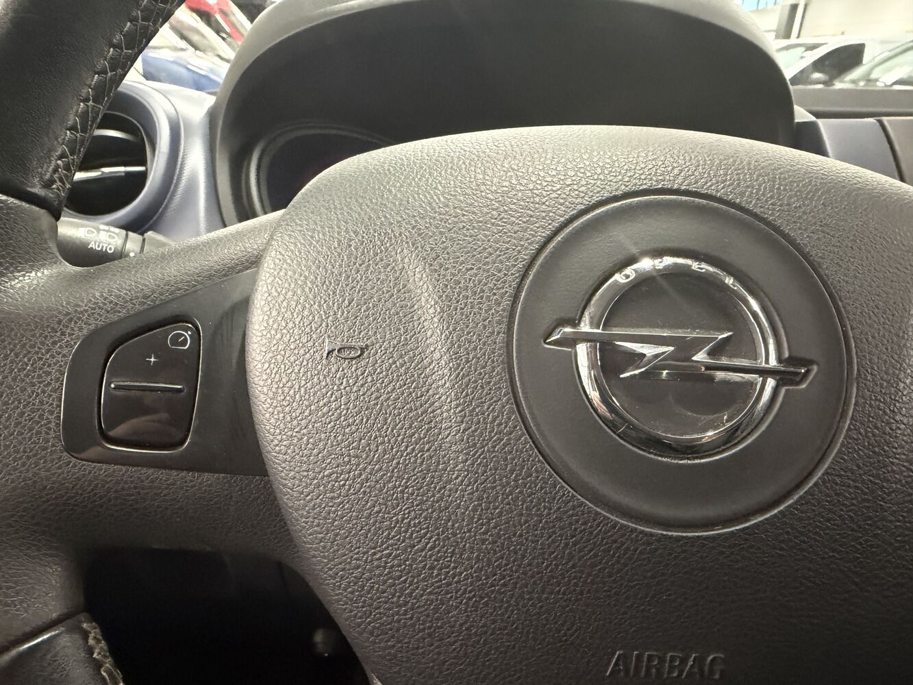 Opel Vivaro vaihtoauto